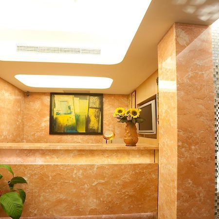 Holyone Hotel Taipei Exterior photo